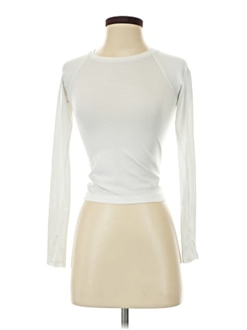 Lululemon Athletica Long Sleeve T-Shirt (view 1)