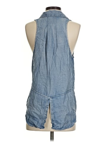 Signature 8 Sleeveless Button-Down Shirt (view 2)