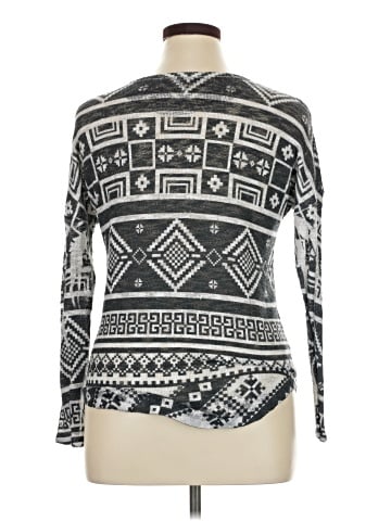 Charlotte Russe Pullover Sweater (view 2)