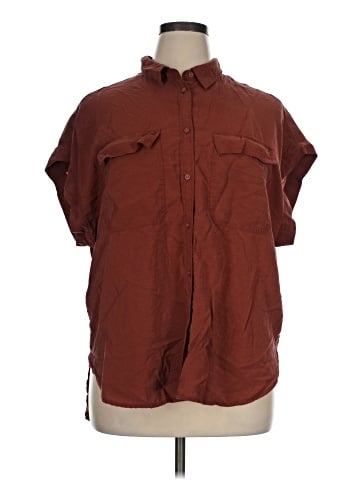 Gap Short Sleeve Button-Down Shirt (view 1)