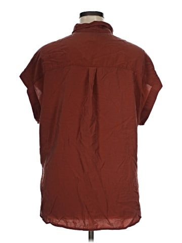 Gap Short Sleeve Button-Down Shirt (view 2)