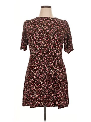 Old Navy Casual Dress (view 1)