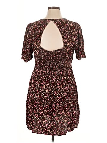 Old Navy Casual Dress (view 2)
