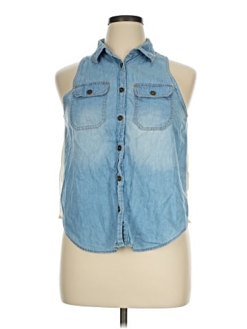 Dream Out Loud by Selena Gomez Sleeveless Button-Down Shirt (view 1)