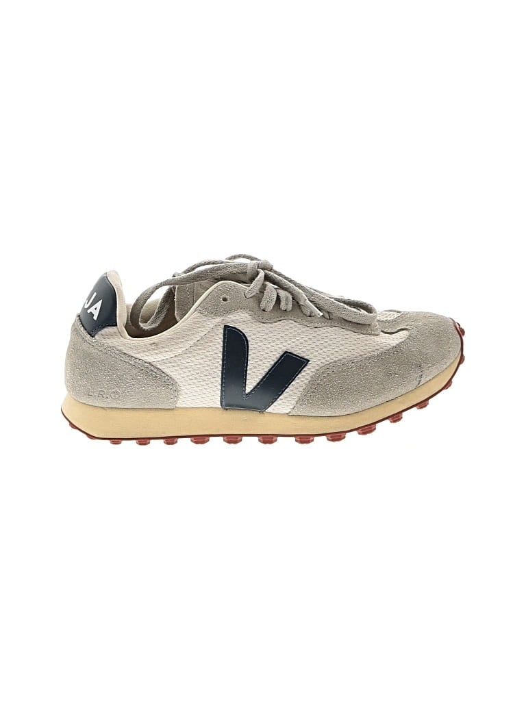 VEJA Sneakers: Gray Shoes - Size 7
