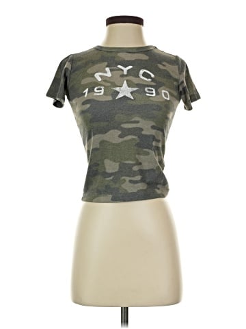 Urban Outfitters Short Sleeve T-Shirt (view 1)