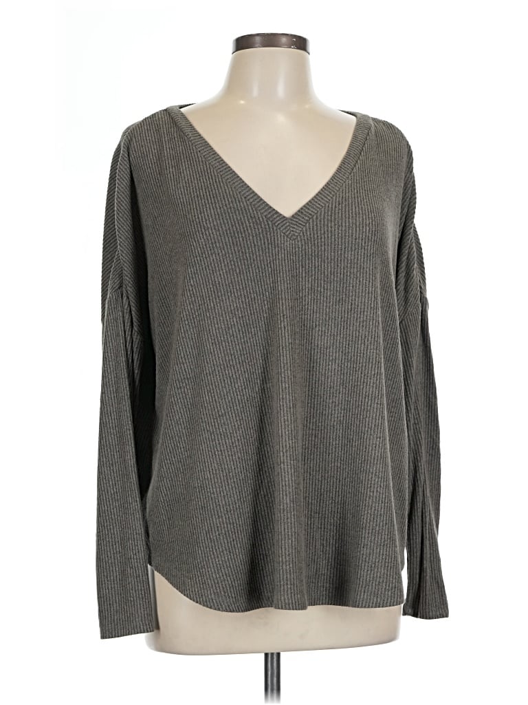 Pre-owned Lulus Long Sleeve Top Gray Solid Pattern V-neck Tops