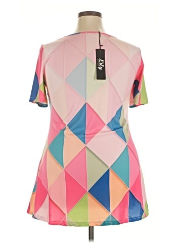Lily by Firmiana Short Sleeve T-Shirt (view 2)