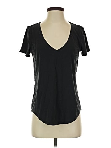 Lululemon Athletica Short Sleeve T-Shirt (view 1)
