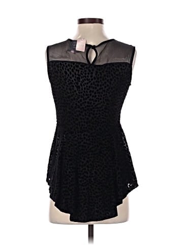 Romeo & Juliet Couture Sleeveless Top (view 2)