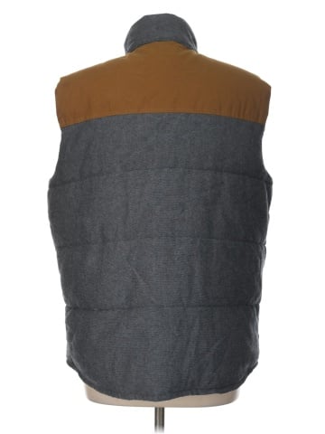 Gap Outlet Vest (view 2)