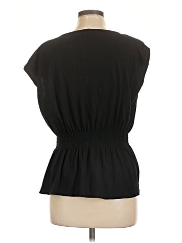 Old Navy Sleeveless T-Shirt (view 2)