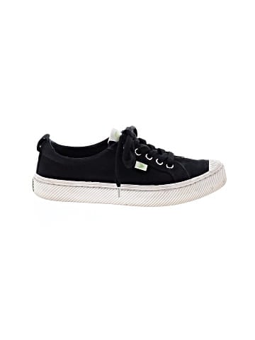 Cariuma Sneakers (view 1)