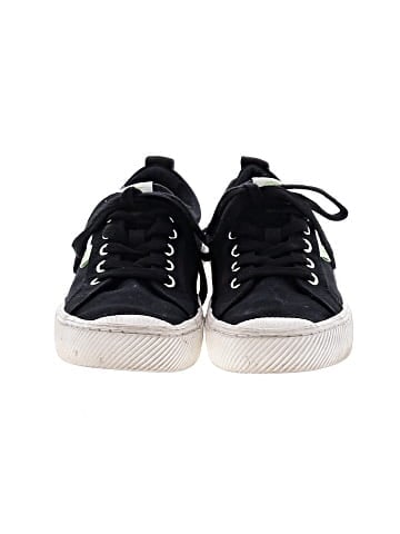 Cariuma Sneakers (view 2)