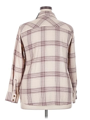 Maurices Long Sleeve Button-Down Shirt (view 2)