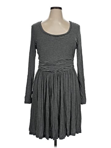 Old Navy Casual Dress (view 1)