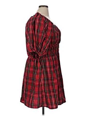 Old Navy Casual Dress (view 2)