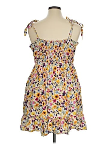 Old Navy Casual Dress (view 2)