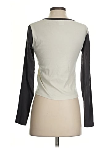 Urban Outfitters Long Sleeve T-Shirt (view 2)