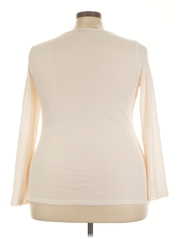 Torrid 3/4 Sleeve T-Shirt (view 2)