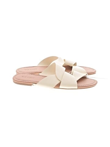 Old Navy Sandals (view 1)