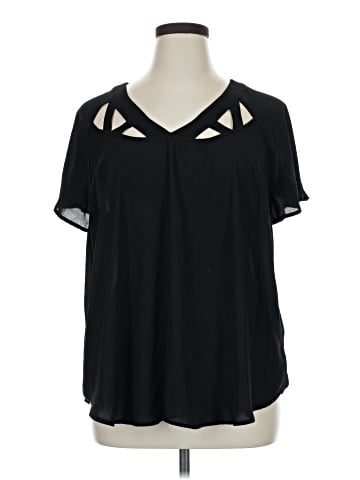 Torrid Short Sleeve T-Shirt (view 1)