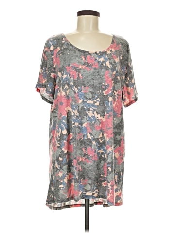 Lularoe Short Sleeve T-Shirt (view 1)