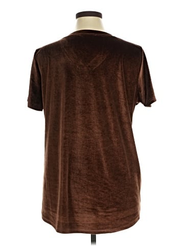 Amaryllis Short Sleeve T-Shirt (view 2)