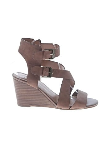 Crown Vintage Wedges (view 1)