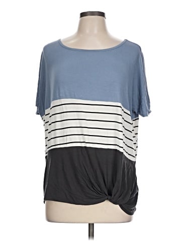 24/7 Maurices Short Sleeve Top (view 1)