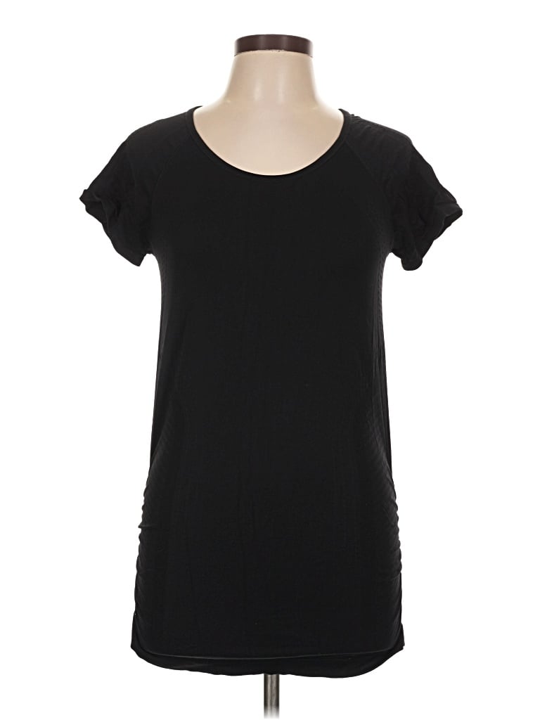Pre-owned Athleta Short Sleeve T-shirt In Black