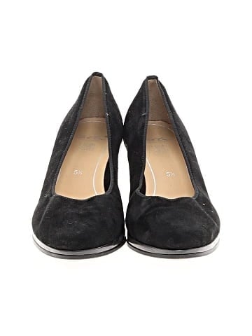 Ara Heels (view 2)