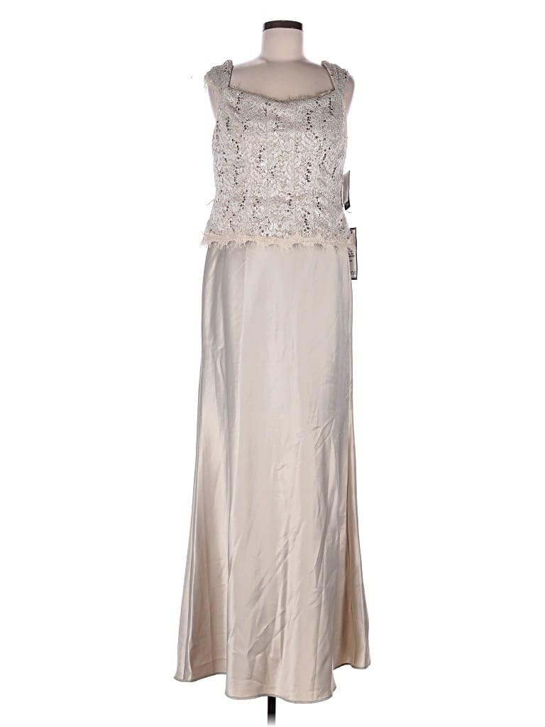 Pre-owned R & M Richards Cocktail Dress In Silver