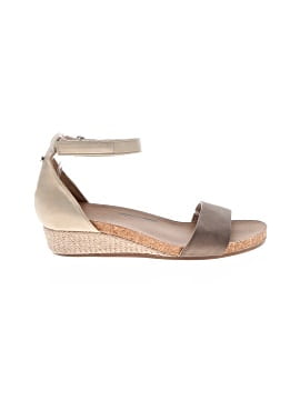 Kelly & Katie Wedges