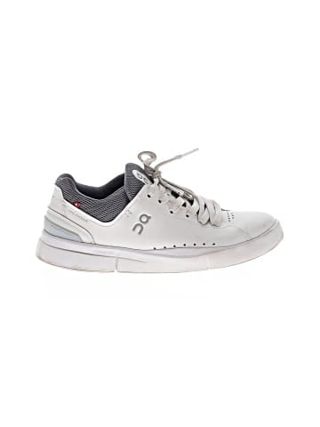 On Cloud Sneakers (view 1)