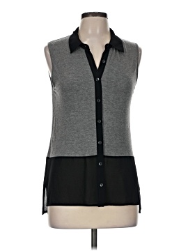 Olive And Oak Sleeveless Button Down Shirt