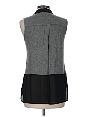 Olive and Oak Sleeveless Button-Down Shirt (view 2)