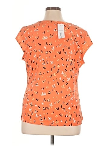 Liz Claiborne Short Sleeve T-Shirt (view 2)