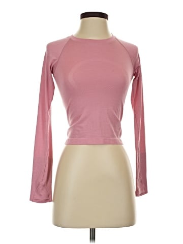 Lululemon Athletica Long Sleeve T-Shirt (view 1)