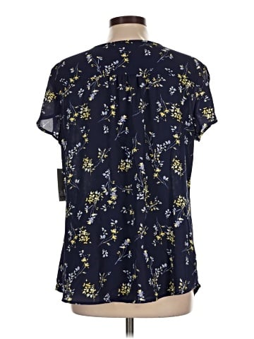 Croft & Barrow Short Sleeve Blouse (view 2)