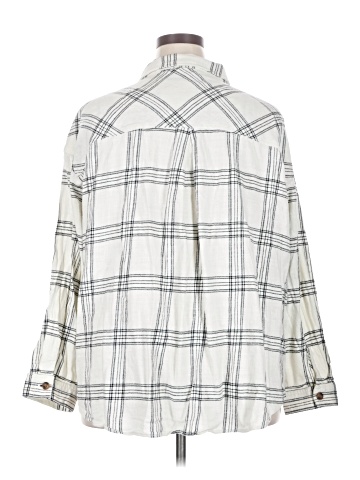 Maurices Long Sleeve Button-Down Shirt (view 2)