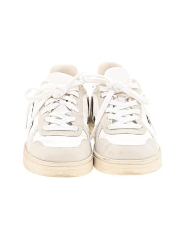 VEJA Sneakers (view 2)