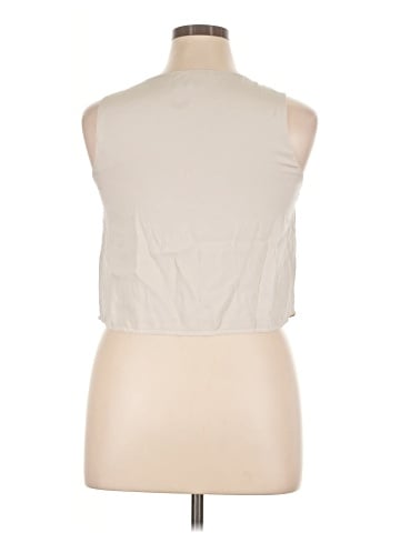 Sophie Grace Sleeveless T-Shirt (view 2)