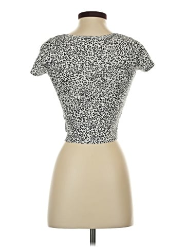 Brandy Melville Short Sleeve T-Shirt (view 2)
