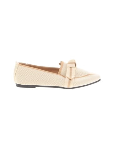 Unbranded Flats (view 1)