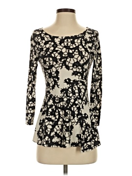 Leifsdottir 3/4 Sleeve Top