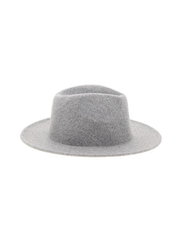 Universal Thread Fedora (view 1)