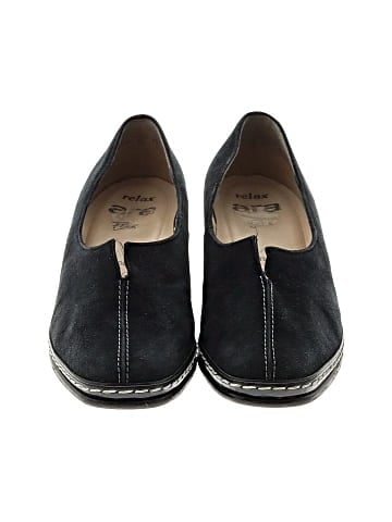 Ara Heels (view 2)
