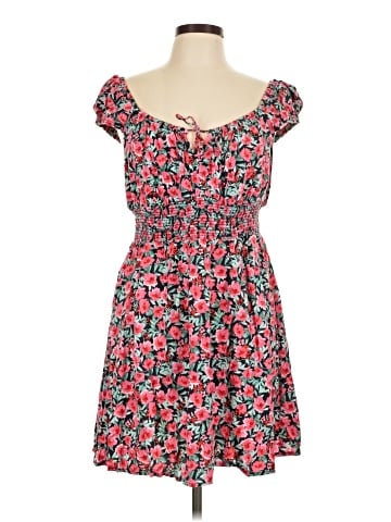 Old Navy Casual Dress (view 1)