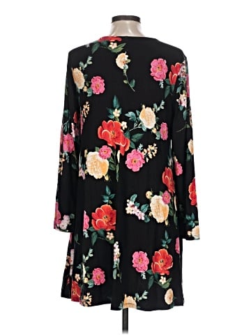 Old Navy Casual Dress (view 2)